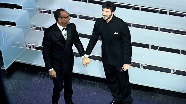 © IPA | Carlo Conti consegna il testimone a Stefano De Martino, che sarà conduttore e direttore artistico dell'edizione 2027