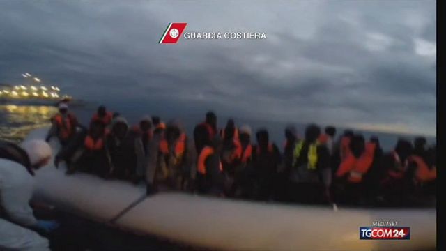  | Lampedusa, gli sbarchi non si fermano