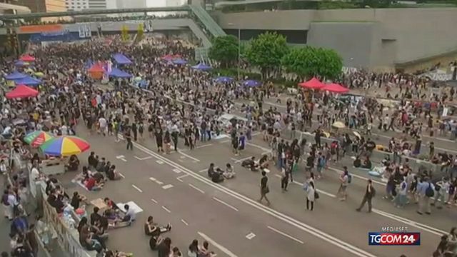 null| Hong Kong, la piazza non si ferma