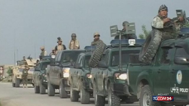  | Afghanistan, talebani assaltano una base militare: è strage