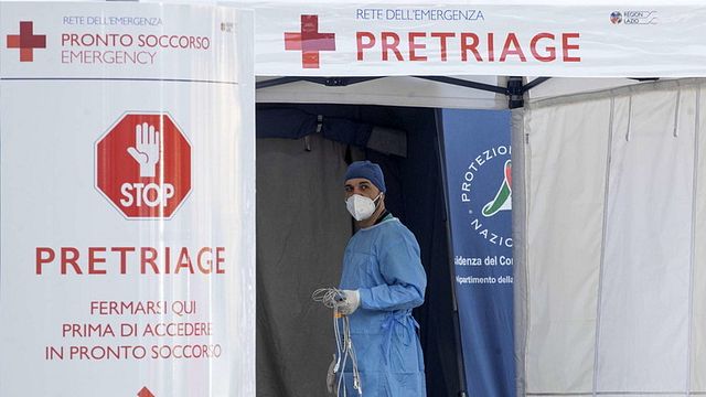 © Ansa | Il reparto Covid nel San Filippo Neri a Roma