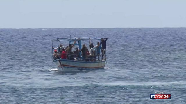 © Da video | Più di 2mila migranti a Lampedusa in 24 ore