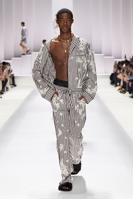 © Ufficio stampa  | “Pyjama Boys”: i look della sfilata Dolce&Gabbana collezione uomo SS26