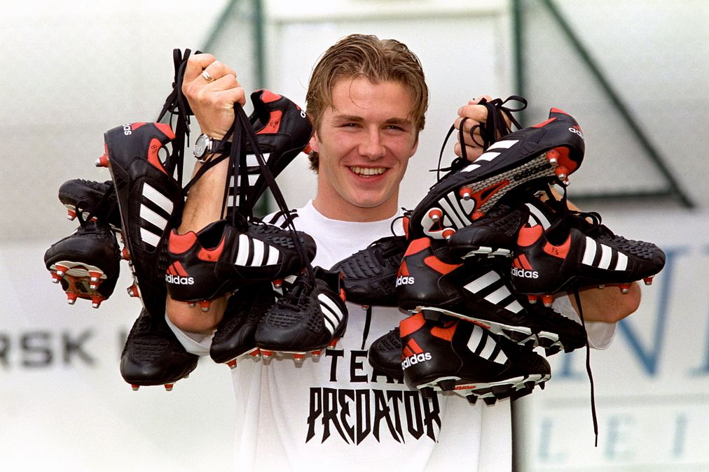 © IPA  | David Beckham non ha mai parlato apertamente di "aiutini" per i capelli: eccolo nel 1996