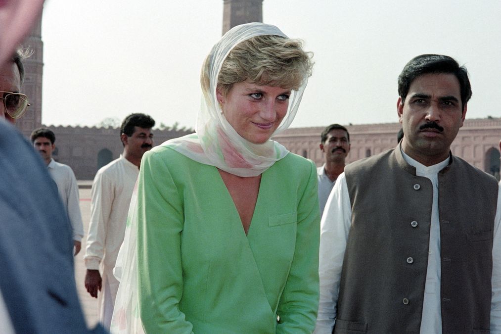 © Afp  | Lady Diana, principessa del Galles, in visita alla moschea Badshahi di Lahore, in Pakistan, nel settembre 1991