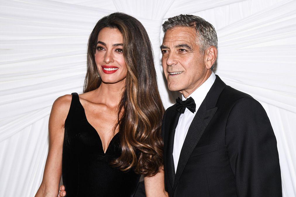 © IPA  | I capelli con le onde "signature look" di Amal Clooney
