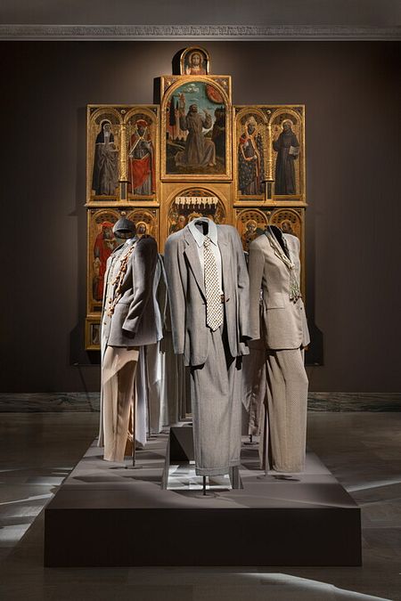 © Ufficio stampa  | "Giorgio Armani: Milano, per amore": i suoi abiti esposti per la prima volta nelle sale della Pinacoteca di Brera (credit photo: Agnese Bedini, Melania Dalle Grave)