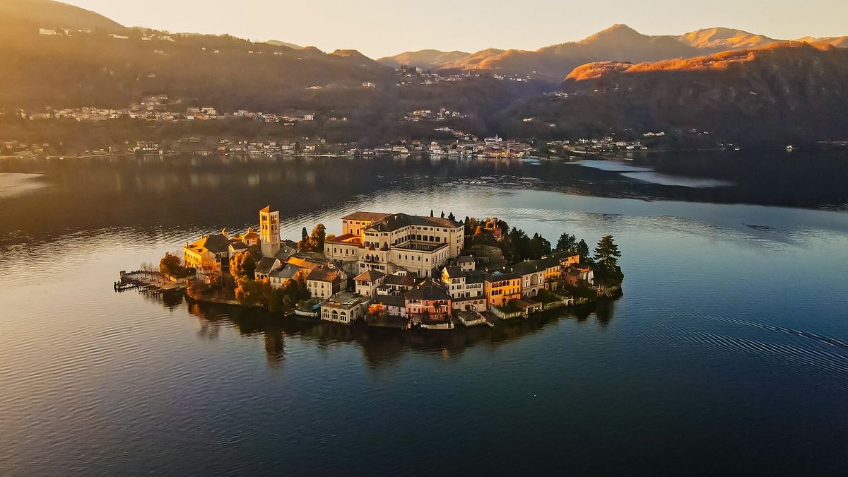 © Istockphoto  |  Lago d'Orta
