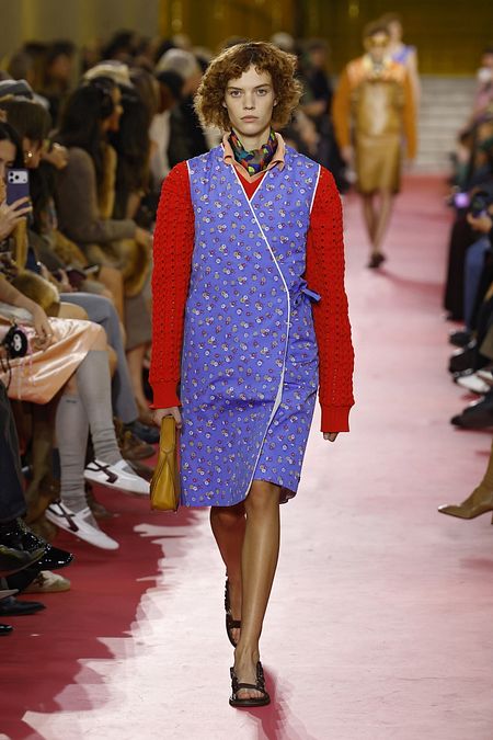 © Catwalk Pictures  | Il grembiule protagonista della collezione Miu Miu primavera estate 2026