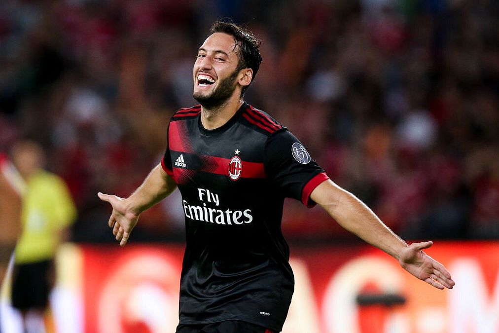 © Getty Images  | Nel 2021 le trattative per il rinnovo di Gianluigi Donnarumma vanno per le lunghe ma nessuno pensa che possa davvero lasciare il Milan. Poi il 27 maggio l'annuncio dell'acquisto di Maignan certifica l'addio