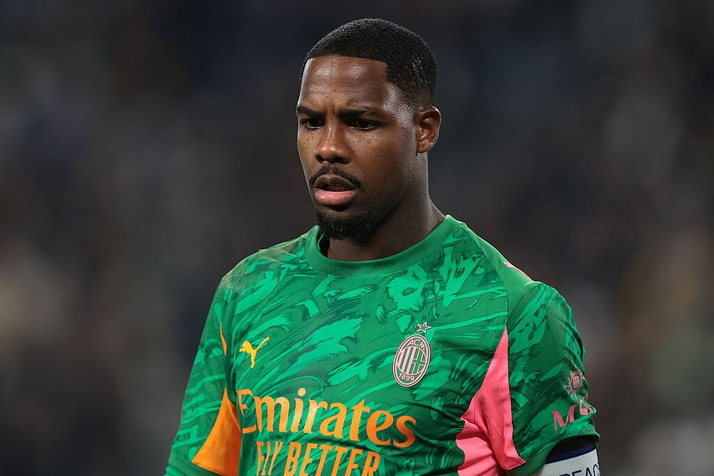 © Getty Images  | Nel 2021 le trattative per il rinnovo di Gianluigi Donnarumma vanno per le lunghe ma nessuno pensa che possa davvero lasciare il Milan. Poi il 27 maggio l'annuncio dell'acquisto di Maignan certifica l'addio