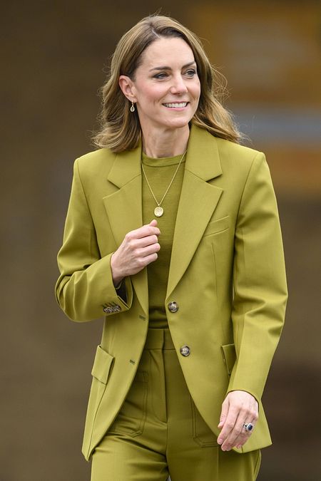 © IPA  | Kate Middleton e Jennifer Lopez: due modi di indossare il tailleur