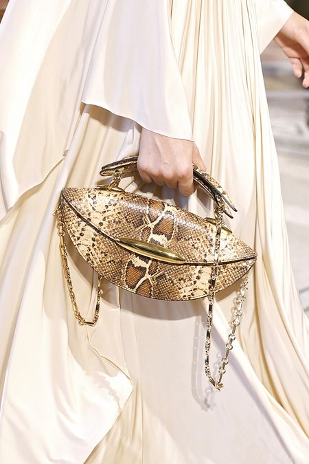 © Ufficio stampa  | 	Alcune delle borse più iconiche di Louis Vuitton nella nuova campagna autunno inverno 2025 con Emma Stone, ambassador della maison (credit: Ethan James Green)