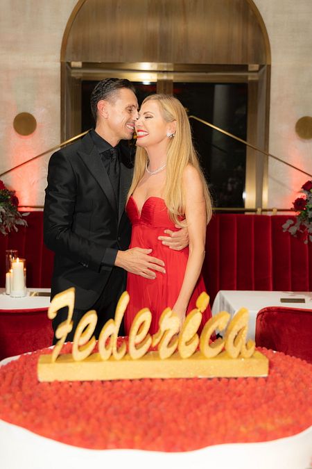 © Ufficio stampa  |  Foyer alla Scala, abito Valentino