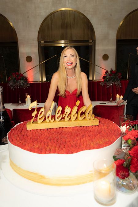 © Ufficio stampa  |  Foyer alla Scala, abito Valentino