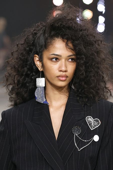 © Catwalk Pictures  | Spille vintage e gioiello dalle sfilate autunno inverno 2025