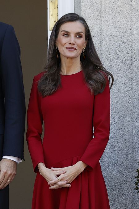 © IPA  | La regina Letizia con il marito, re Felipe VI, accolgono al palazzo reale di Madrid il presidente della Germania Frank Walter Steinmeier