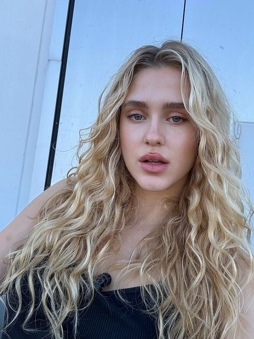 © Instagram  |  Isobel