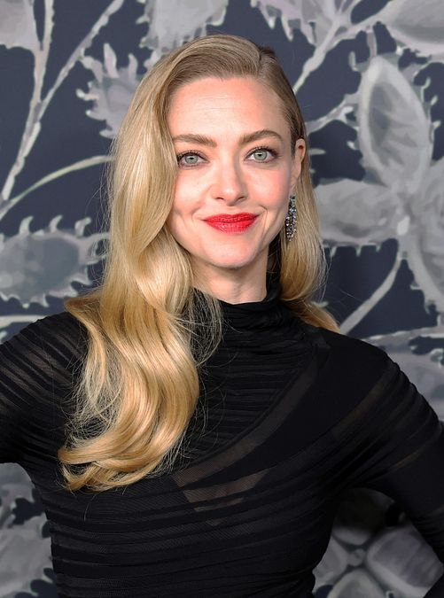 © IPA  | Semi-raccolto sofisticato e dal tocco vintage per Gigi Hadid al Met Gala 2025