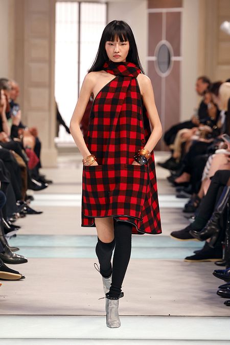 © Catwalk Pictures  | Il tartan nelle sfilate della moda inverno 2025-2026: Louis Vuitton