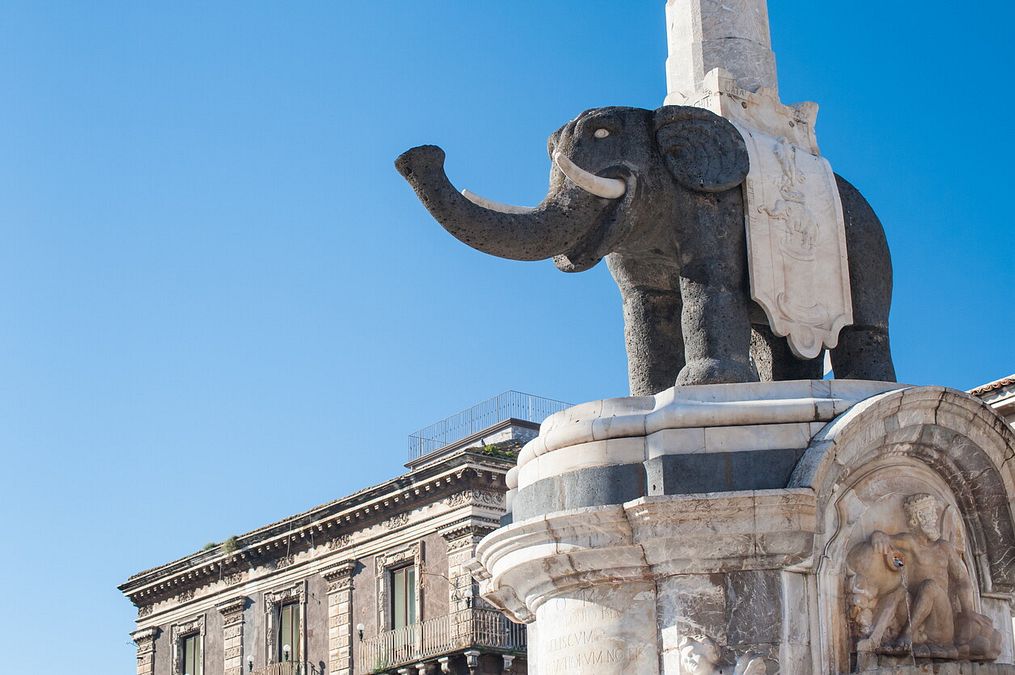 © Istockphoto  | Torino e il dito di Cristoforo Colombo 