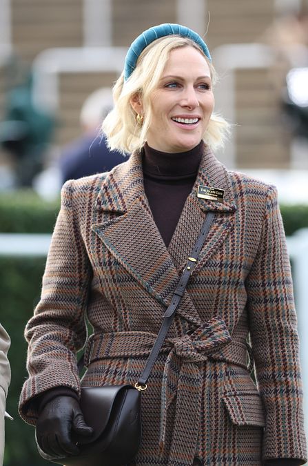 © IPA  | Zara Tindall campionessa di stile al New Year's Day Racing Meet di Cheltenham