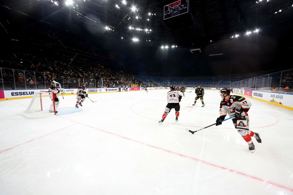 © X (reporterchris) 