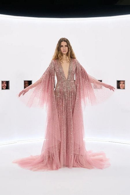 © IPA  | 	Valentino Haute Couture primavera estate 2026, "Specula Mundi" 