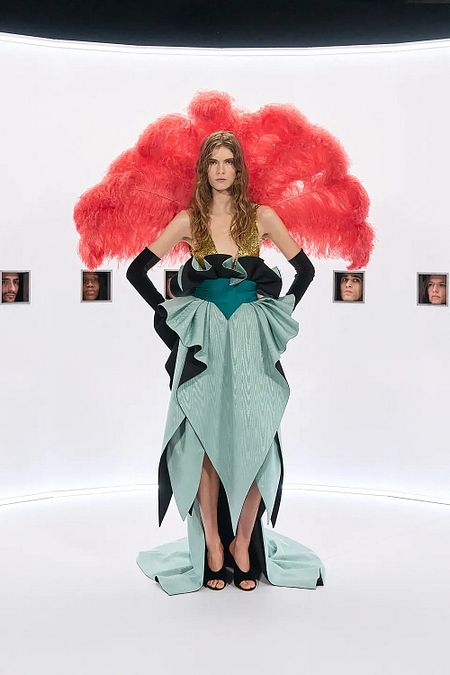 © IPA  | 	Valentino Haute Couture primavera estate 2026, "Specula Mundi" 