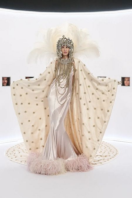 © IPA  | 	Valentino Haute Couture primavera estate 2026, "Specula Mundi" 