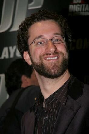 © agenzia  | Luke Perry