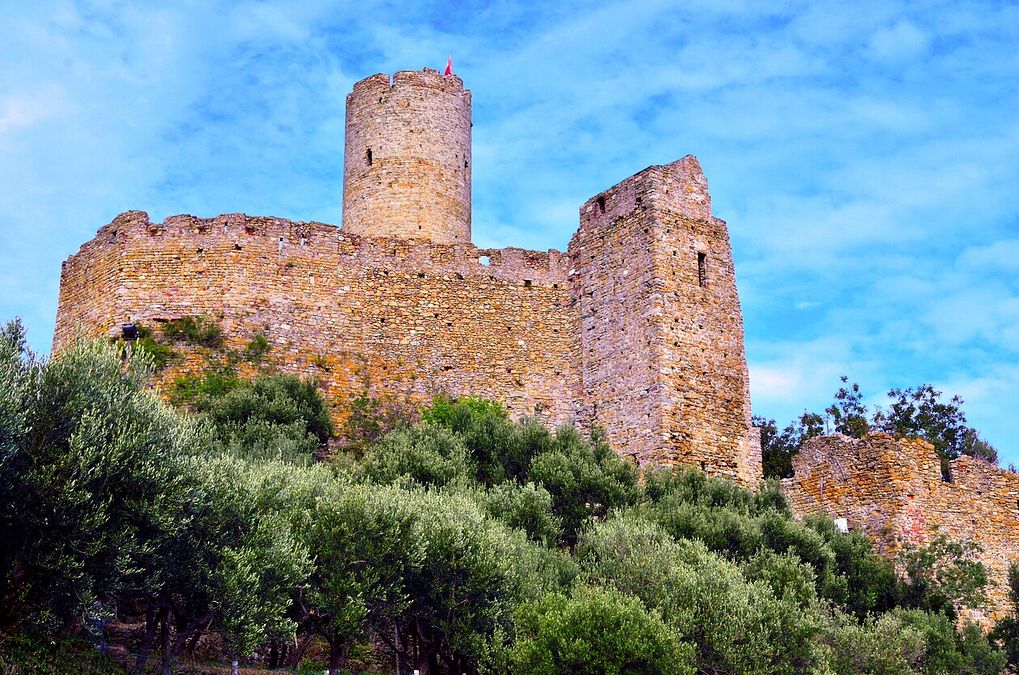 © Istockphoto  | Castello di Dolceacqua (Imperia)