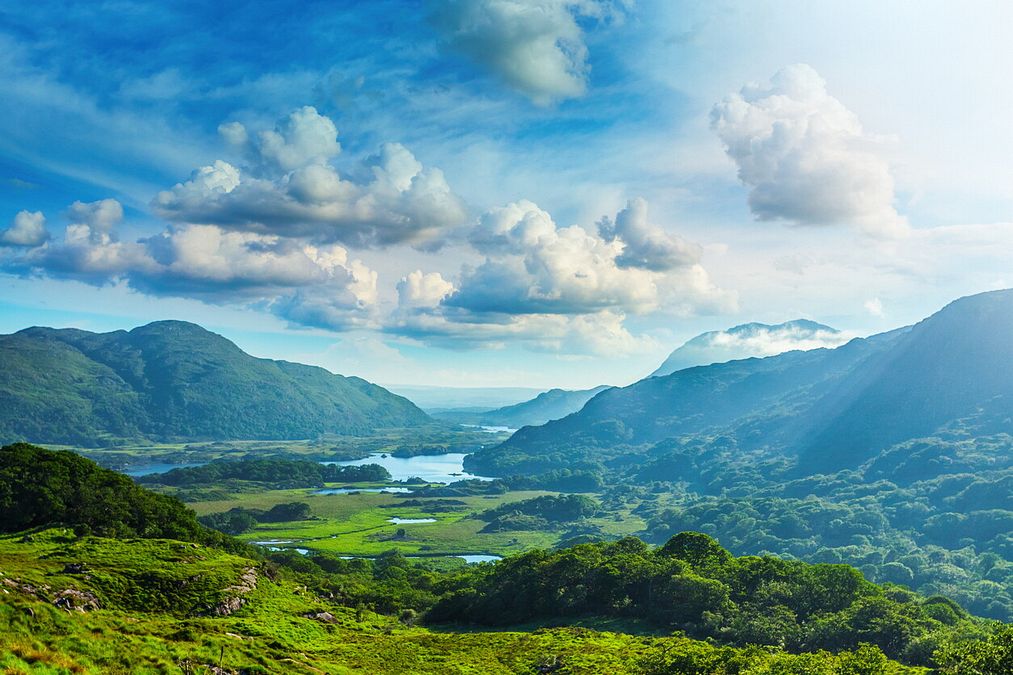 © Istockphoto  | I verdi panorami di Irlanda: i laghi di Killarney, nella Contea di Kerry 