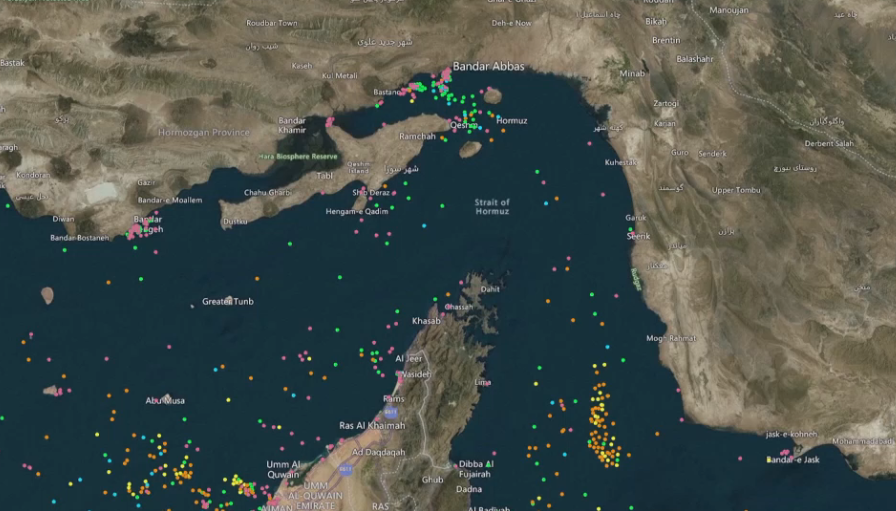 © Vantor  |  La raffineria di petrolio di Ras Tanura, in Arabia Saudita, colpita da droni iraniani