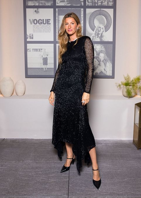 © IPA  | Gisele Bündchen dal Duemila a oggi: la super top diventata icona di bellezza globale