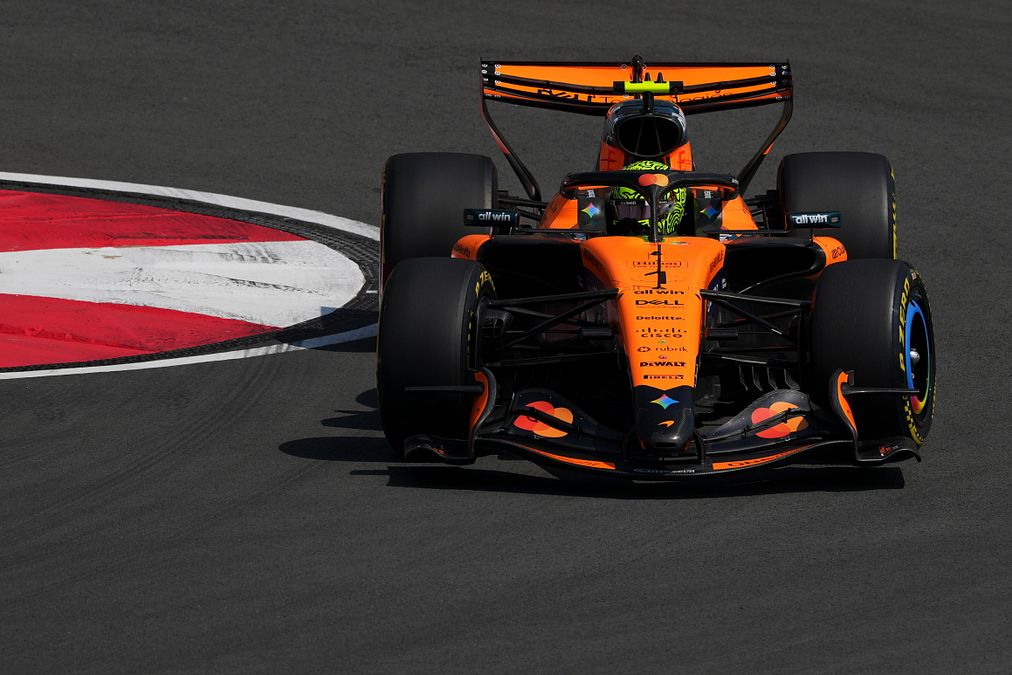 © Getty Images  |  Lewis Hamilton - Ferrari #44