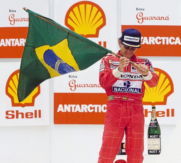 © Getty Images  |  Ayrton Senna dopo l'incidente a Imola nel 1994
