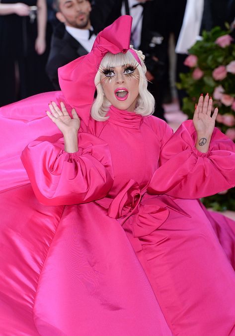 © IPA  | Lady Gaga, la passione per la moda nei suoi look più iconici: al Met Gala 2019
