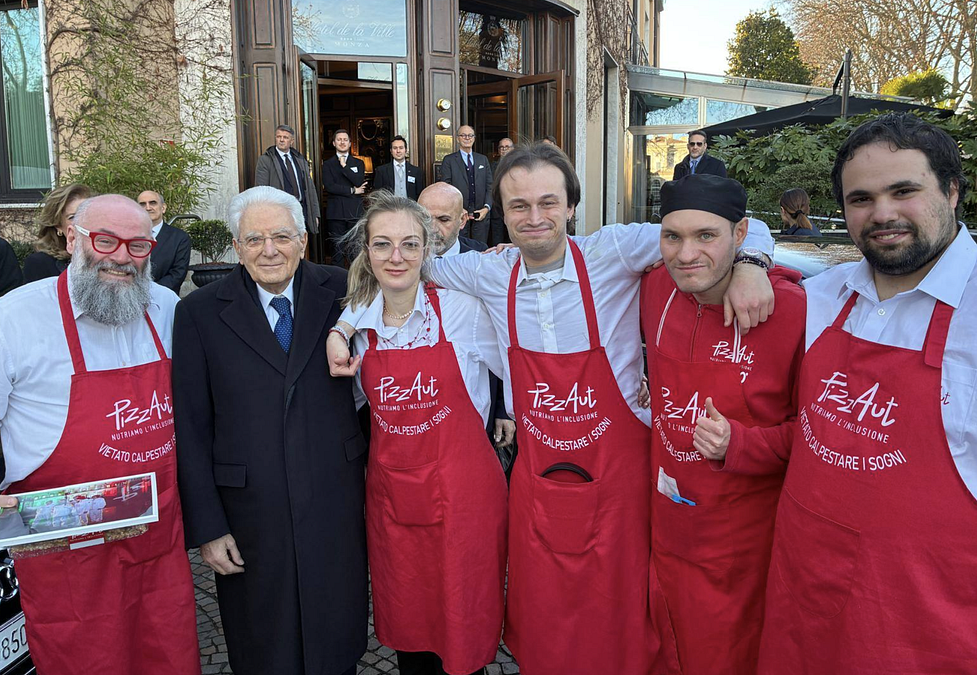 © Facebook  |  Simone, ex dipendente PizzAut, neo laureato in Economia e Commercio 