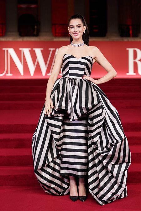 © IPA  | Il Diavolo veste Prada 2, Anne Hathaway sul red carpet alla premiere europea a Londra