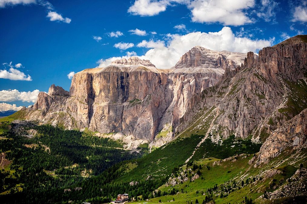 © Istockphoto  |  Passo Pordoi