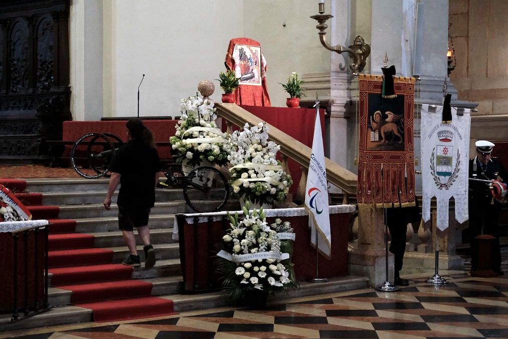 © IPA  | I funerali di Alex Zanardi