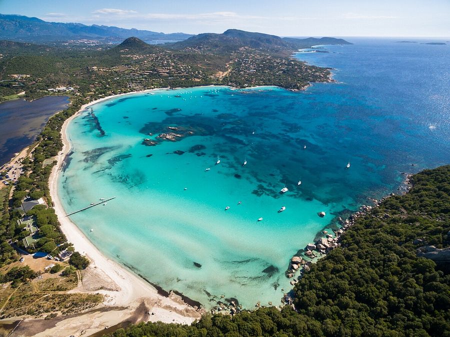 © Istockphoto  |  La spiaggia di Santa Giulia