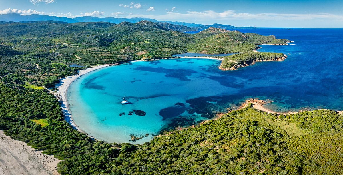 © Istockphoto  |  La spiaggia di Santa Giulia