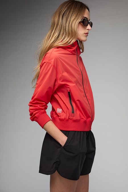 © Ufficio stampa  | Light, clean, minimal e tech: una proposta primavera estate 2027 dalla nuova capsule Blauer H.T.
