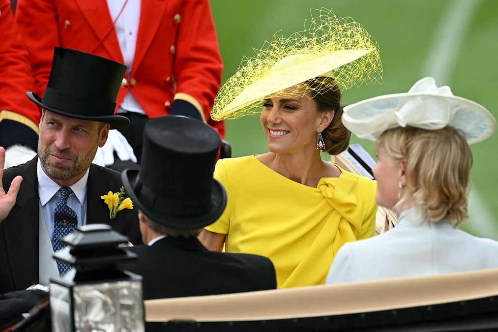© Afp  | Il look giallo luminoso scelto dalla principessa del Galles Kate Middleton per il suo ritorno al Royal Ascot 2026