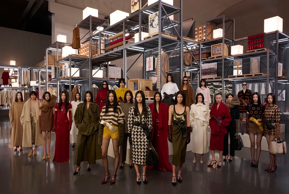 © Ufficio stampa  | Max Mara Resort 2027, i best look della sfilata a Shanghai (credit: Jason Schimdt)