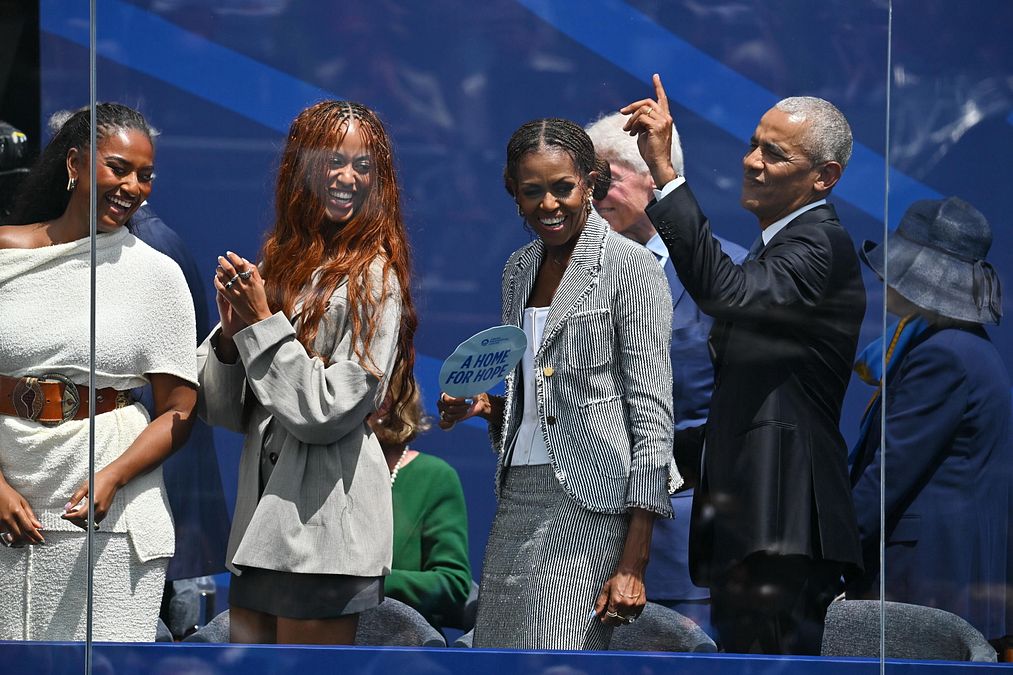 © Ansa  | Barack Obama in ascolto