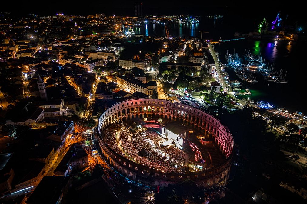 © Istockphoto  | L'Anfiteatro Romano di Pola
