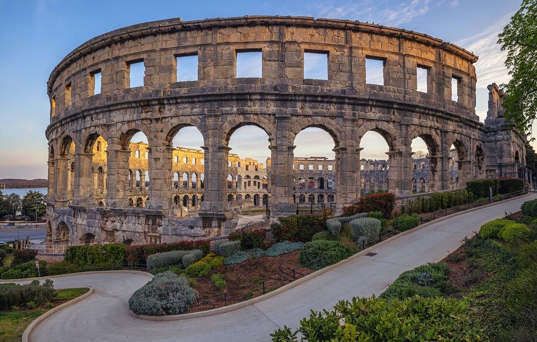 © Istockphoto  | L'Anfiteatro Romano di Pola